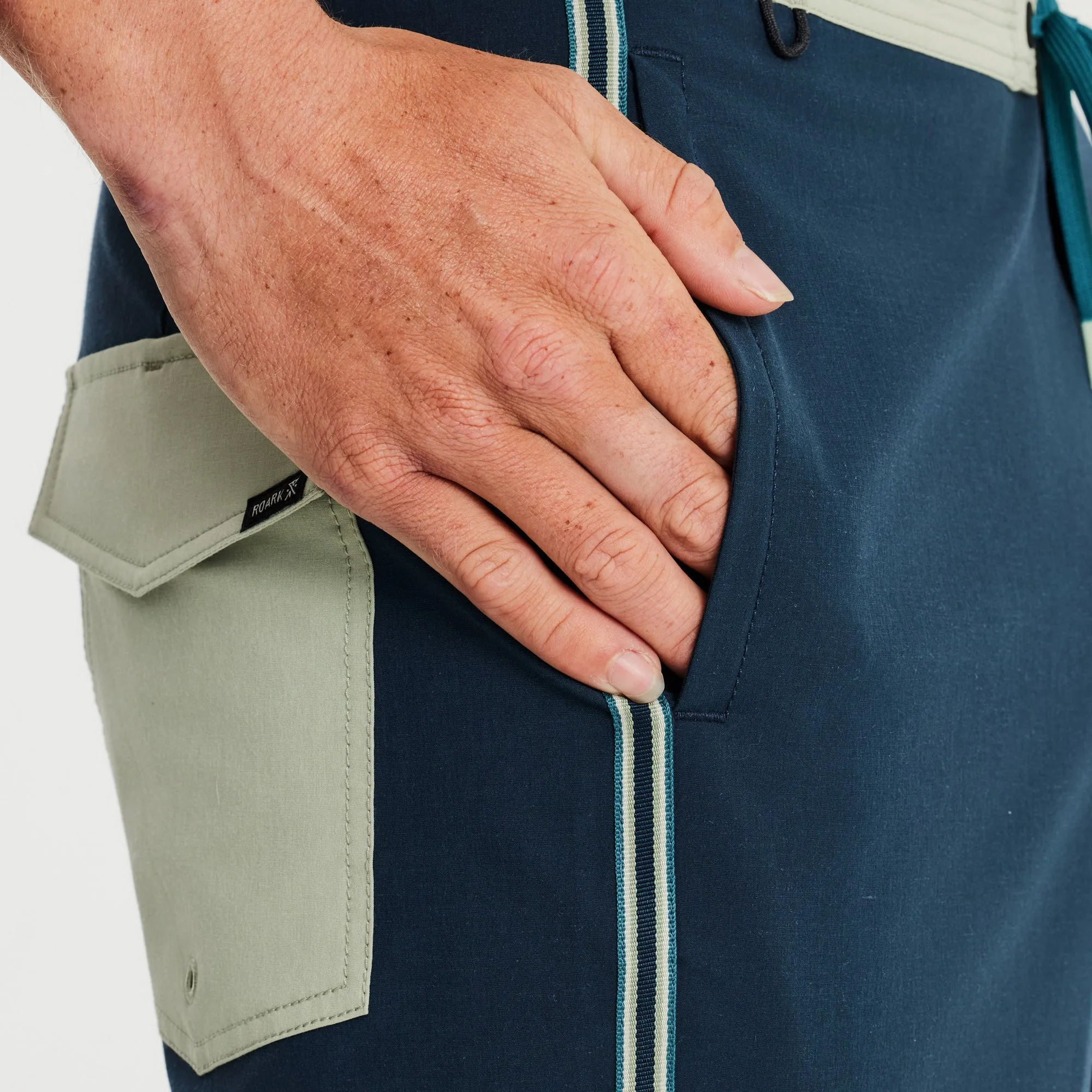 Chiller 17" Boardshorts - Nannai Blue