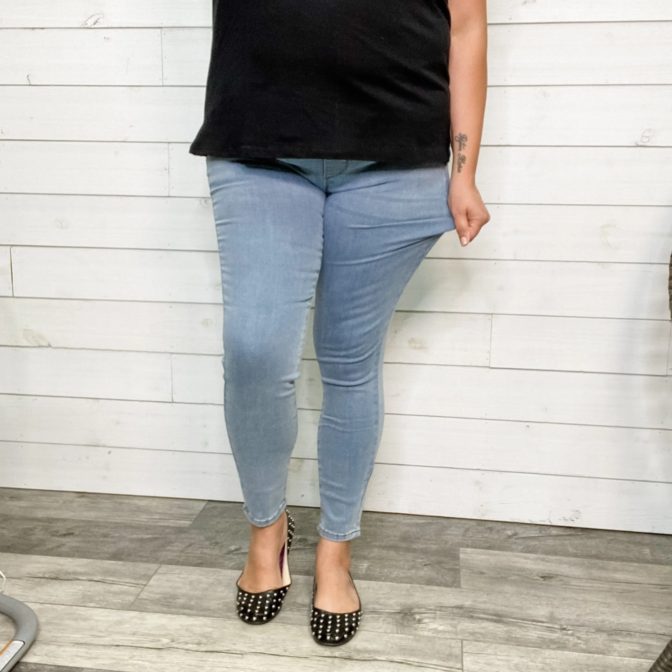 Judy Blue Light Wash Jeggings