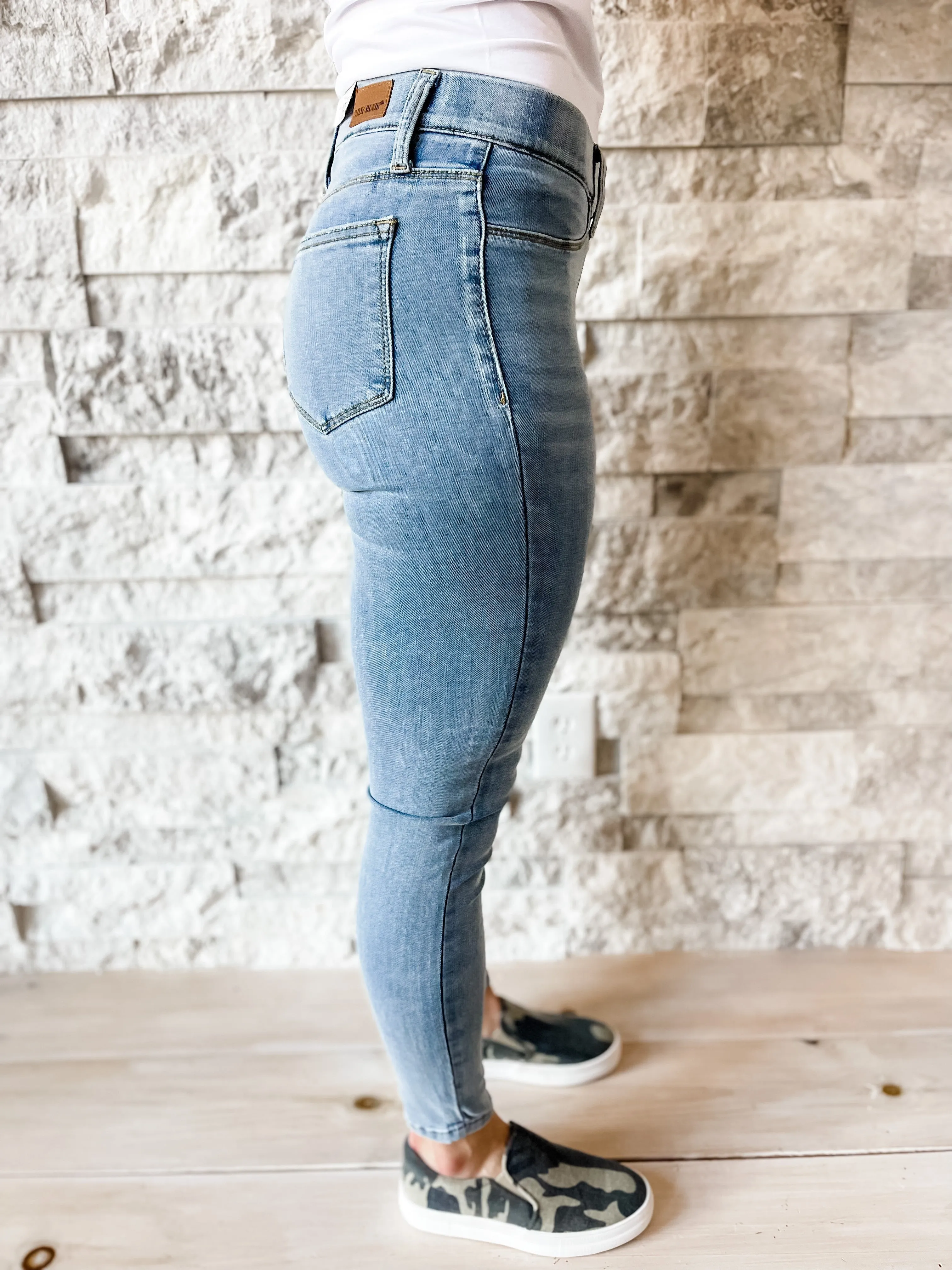 Judy Blue Mid-Rise Pull On Skinny Jeggings