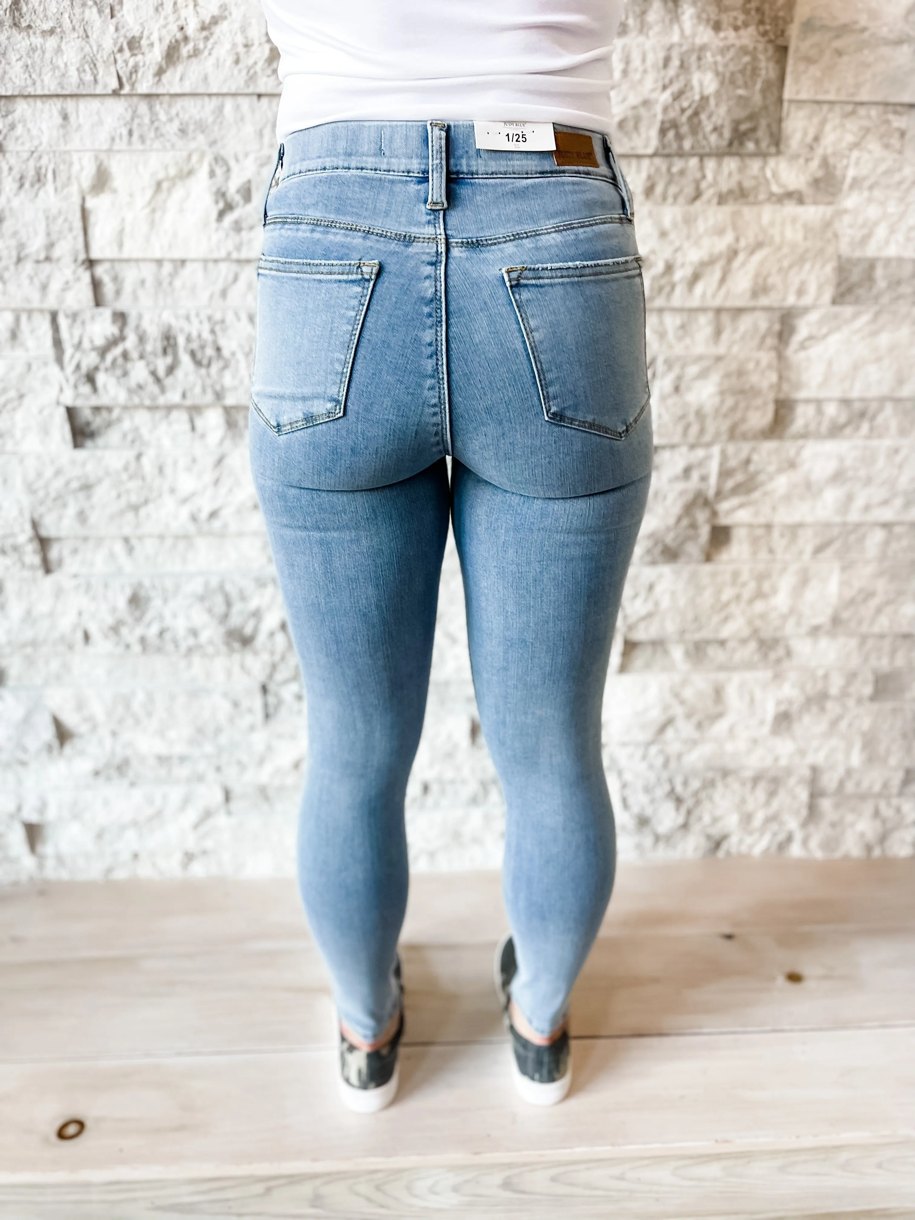 Judy Blue Mid-Rise Pull On Skinny Jeggings