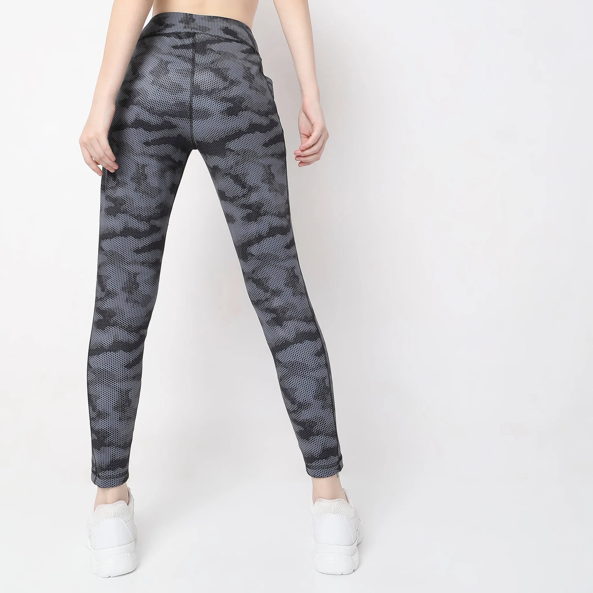 Slim Fit Abstract High Rise jeggings