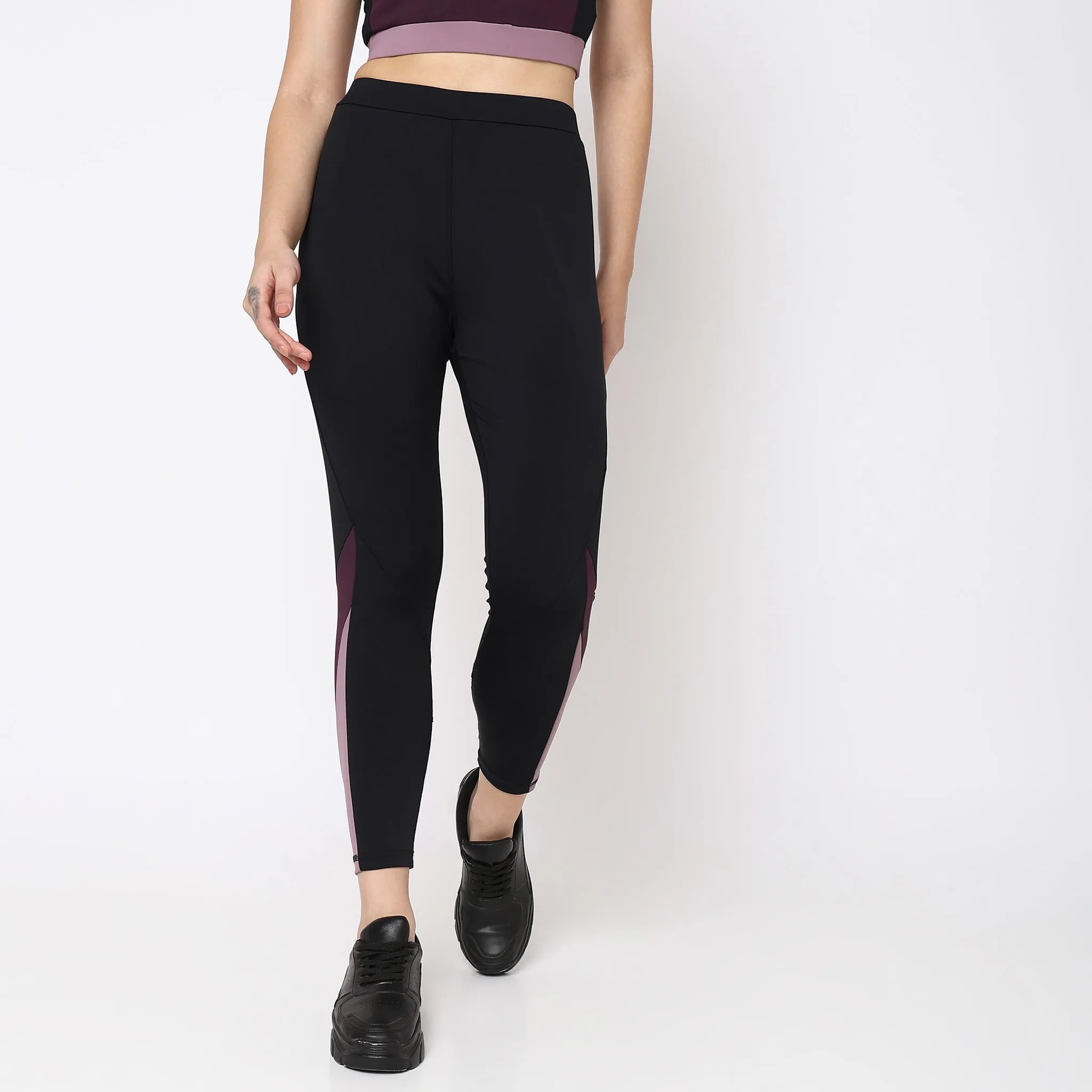 Straight Fit Solid High Rise jeggings