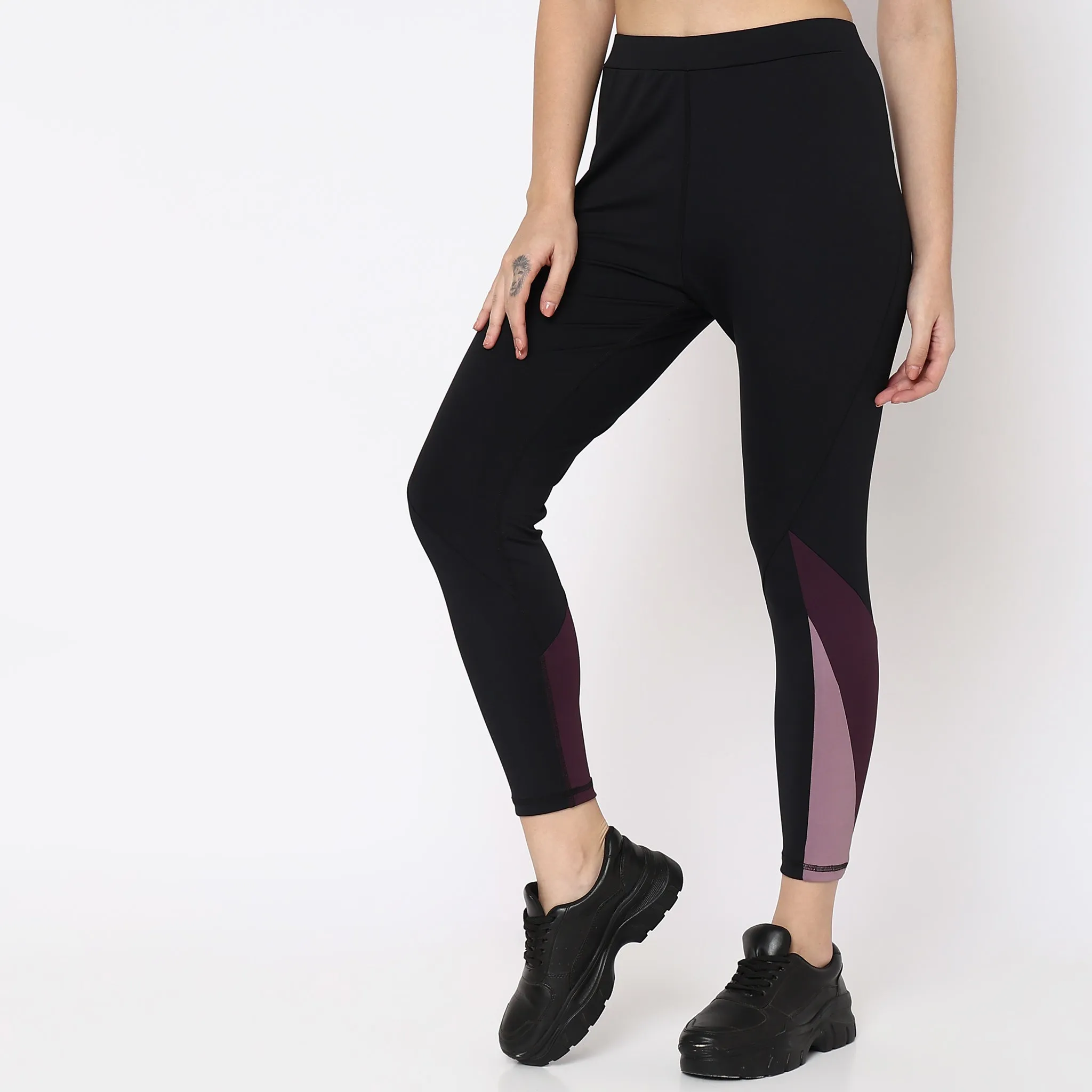 Straight Fit Solid High Rise jeggings