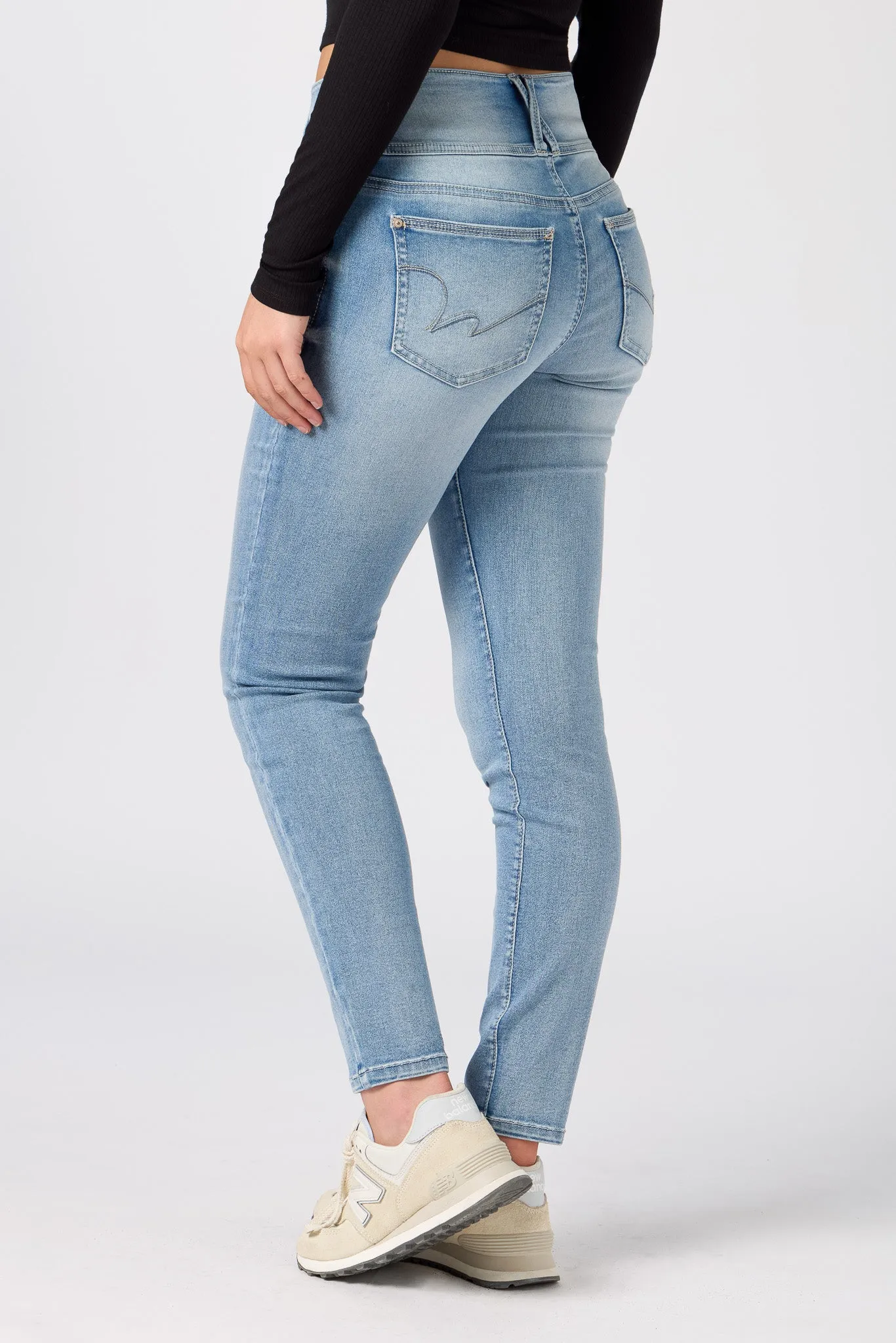 Wallflower Insta-Soft Ariel Wash Jeggings